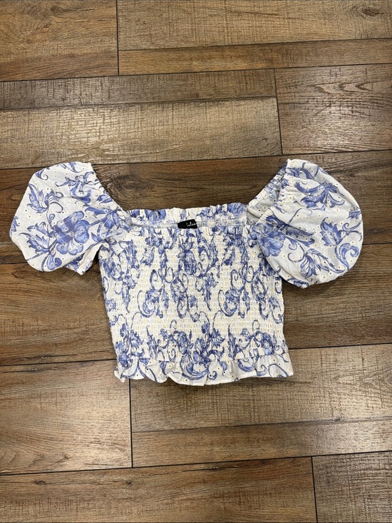 Lulus Tops - Lulu's White and Blue Floral Smocked Puff-Sleeve Crop Top
